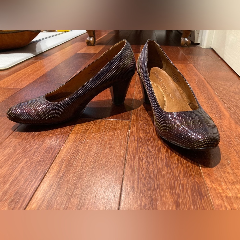 Kenneth Cole Rupert Pumps 6.5 7US